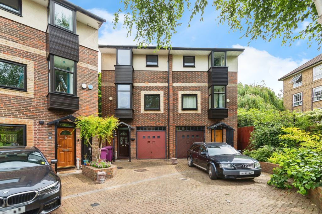 Property photo 2 of 15 Front View