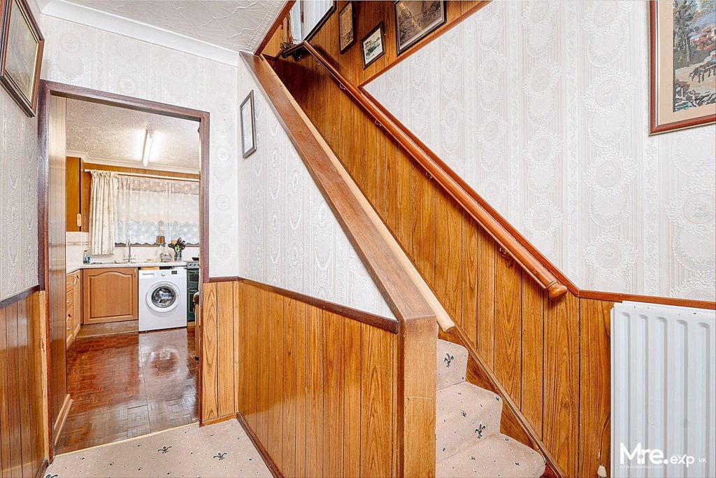 Property photo 3 of 25