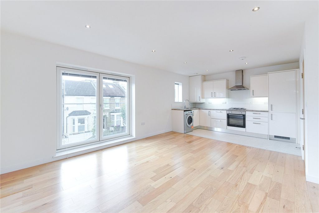 Property photo 2 of 14 Picture No. 09