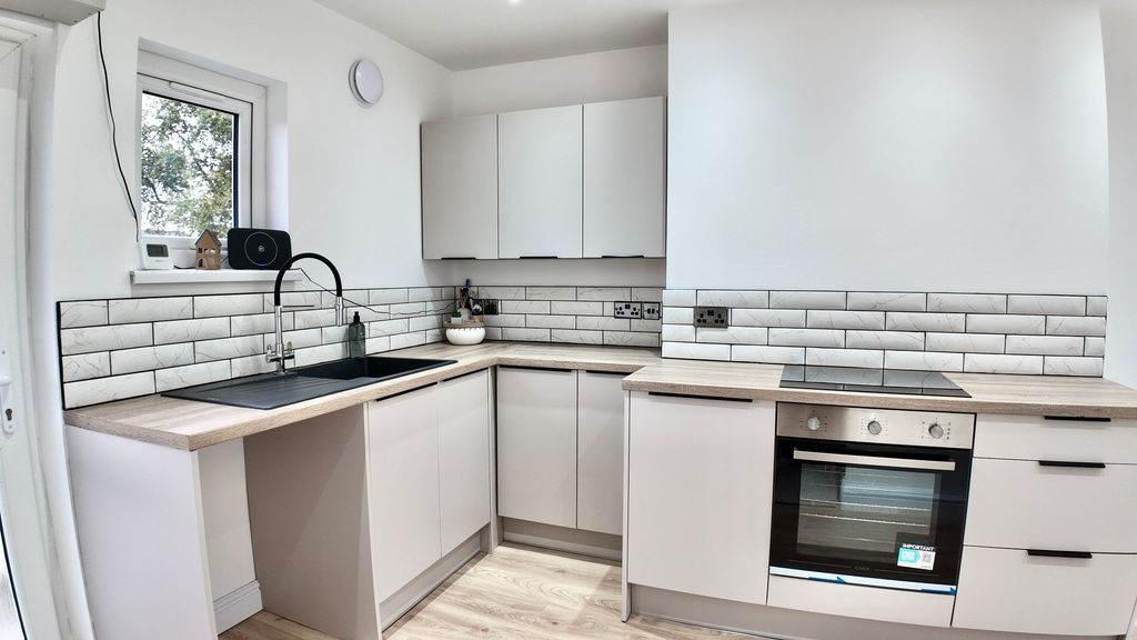 Property photo 3 of 24