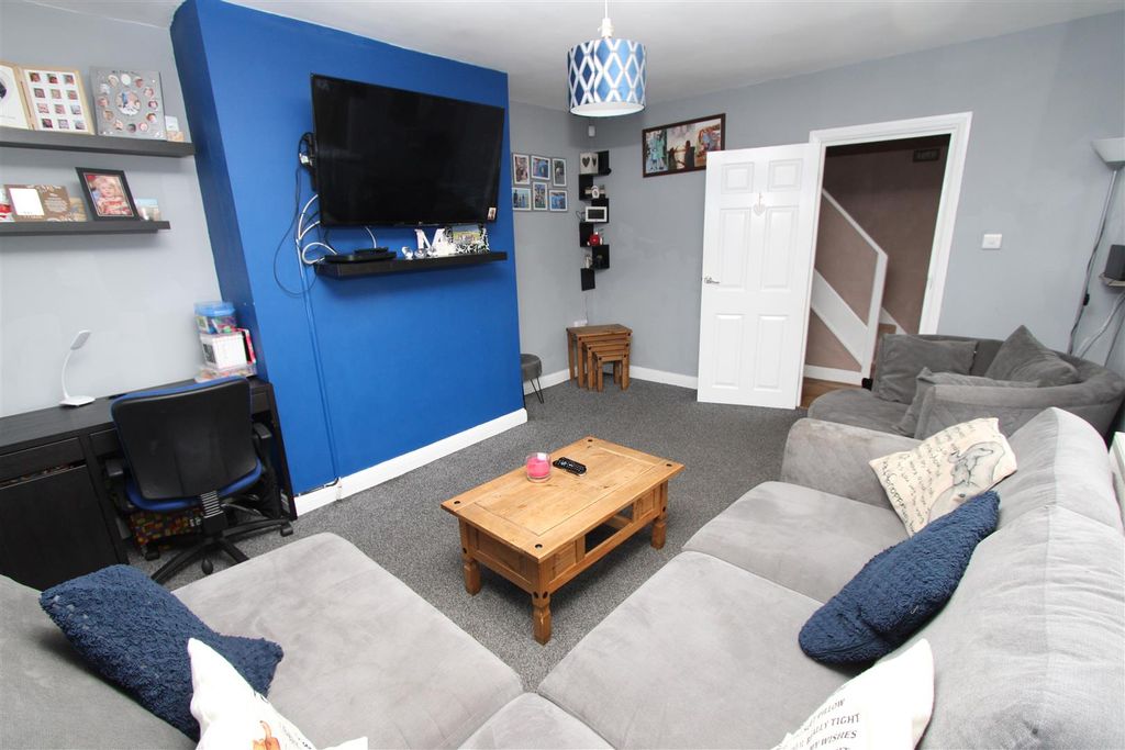 Property photo 2 of 13