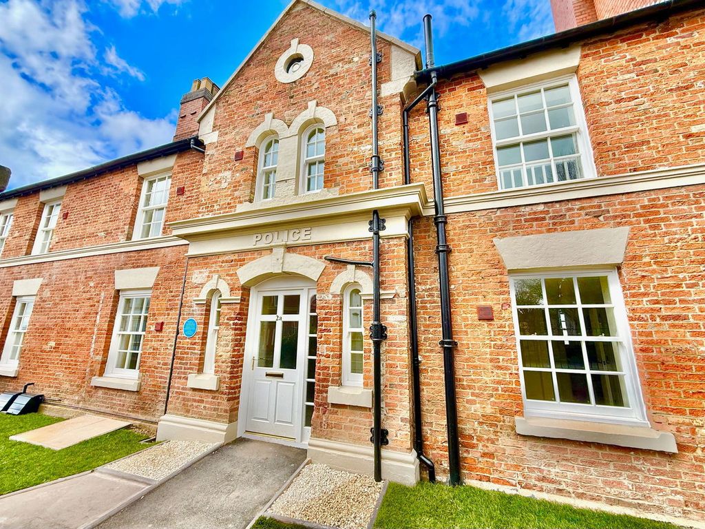 Property photo 1 of 23