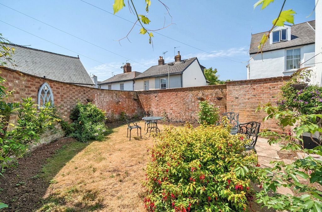 Property photo 2 of 15 Walled Garden