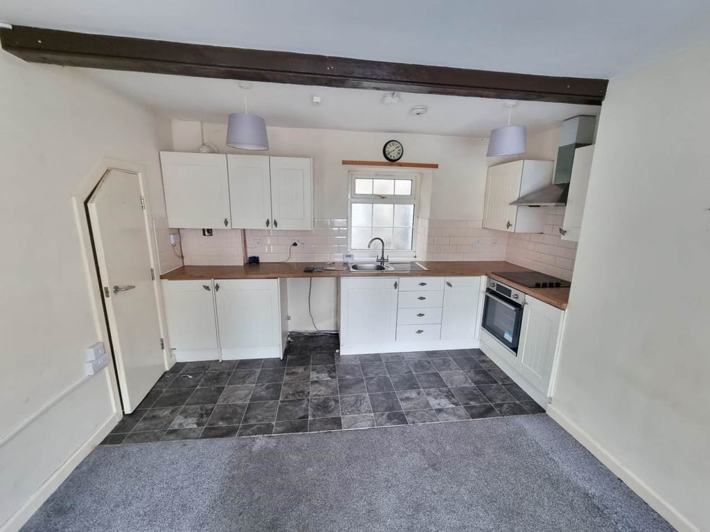 Property photo 3 of 11 20251015_134146