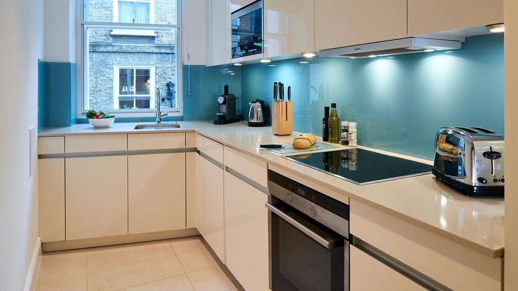 Property photo 3 of 8 Cch_Deluxe-1-Bedroom_Bblock-Kitchen.Jpg