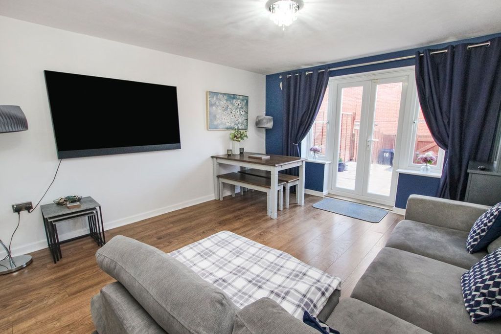 Property photo 3 of 20