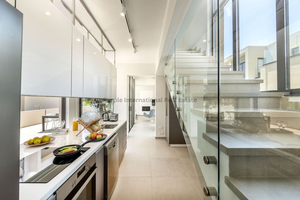 Property photo 3 of 29