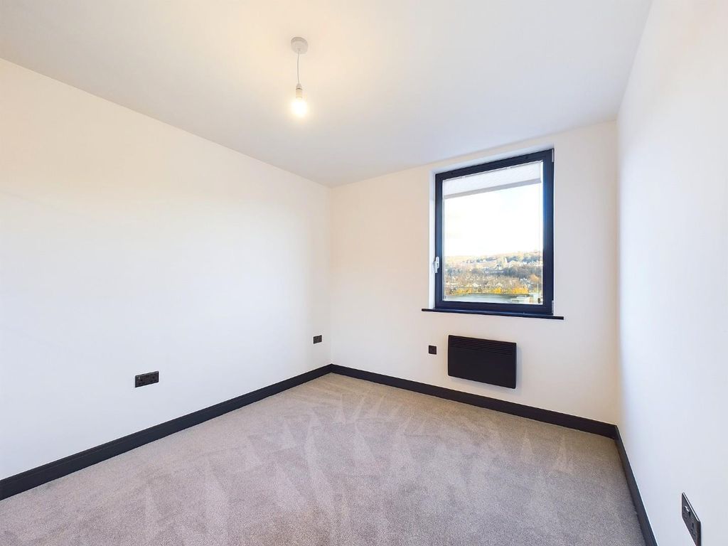 Property photo 3 of 6 Cam01268G0-Pr0250-Still001.Jpg