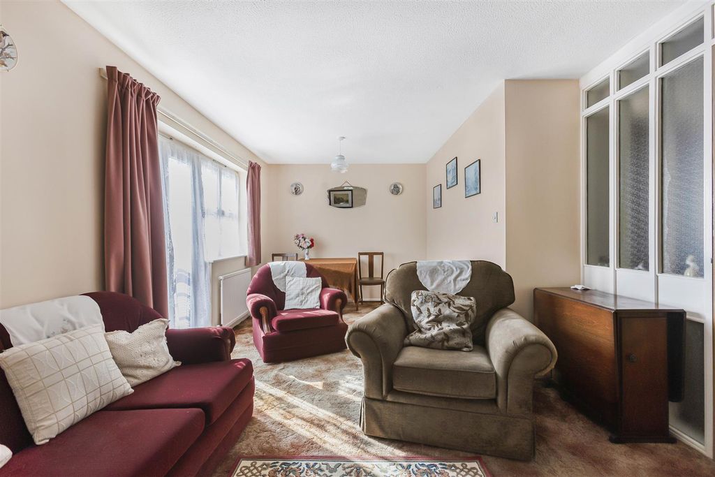 Property photo 2 of 14 6_49649.Jpg