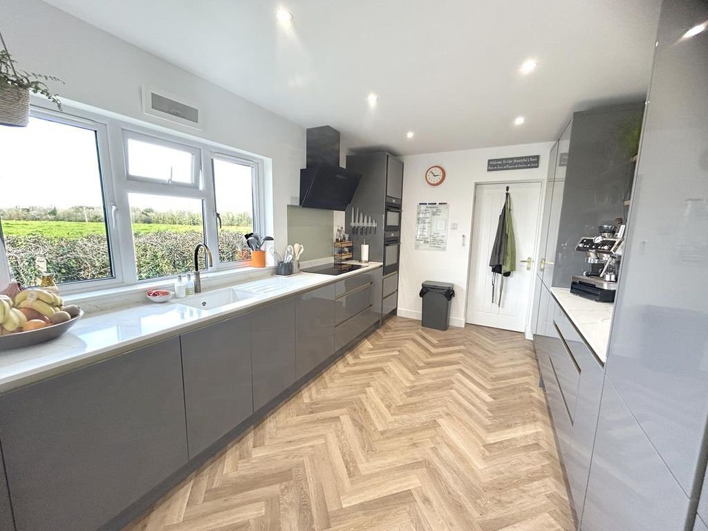 Property photo 3 of 25 Img_5807.Jpg