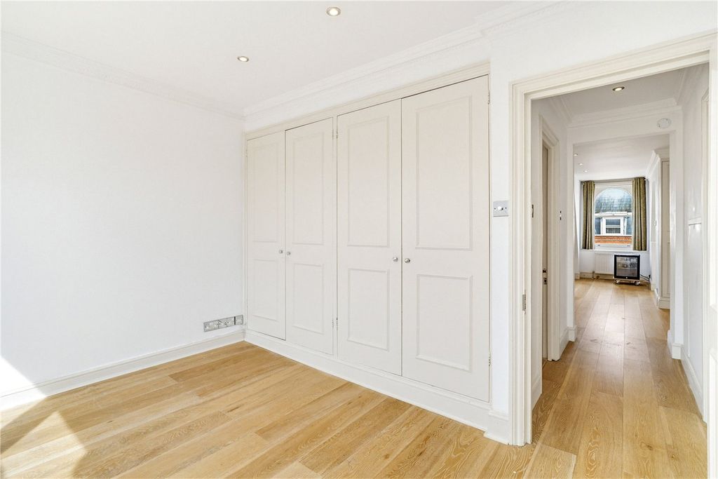 Property photo 3 of 10 Picture No. 32