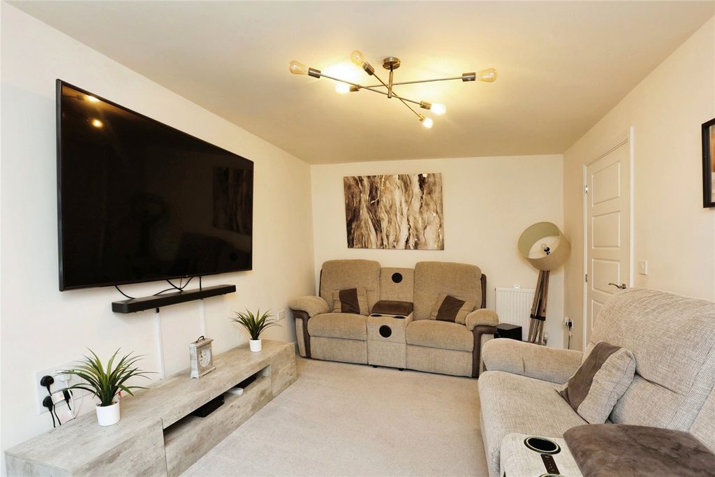 Property photo 3 of 16 Picture No. 05