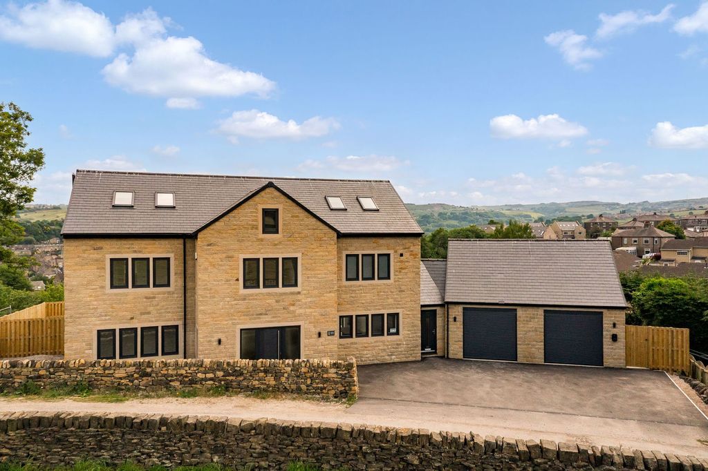 Property photo 1 of 52