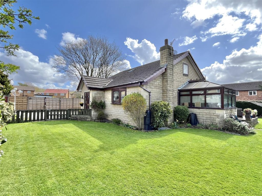 Property photo 2 of 15 Gardens