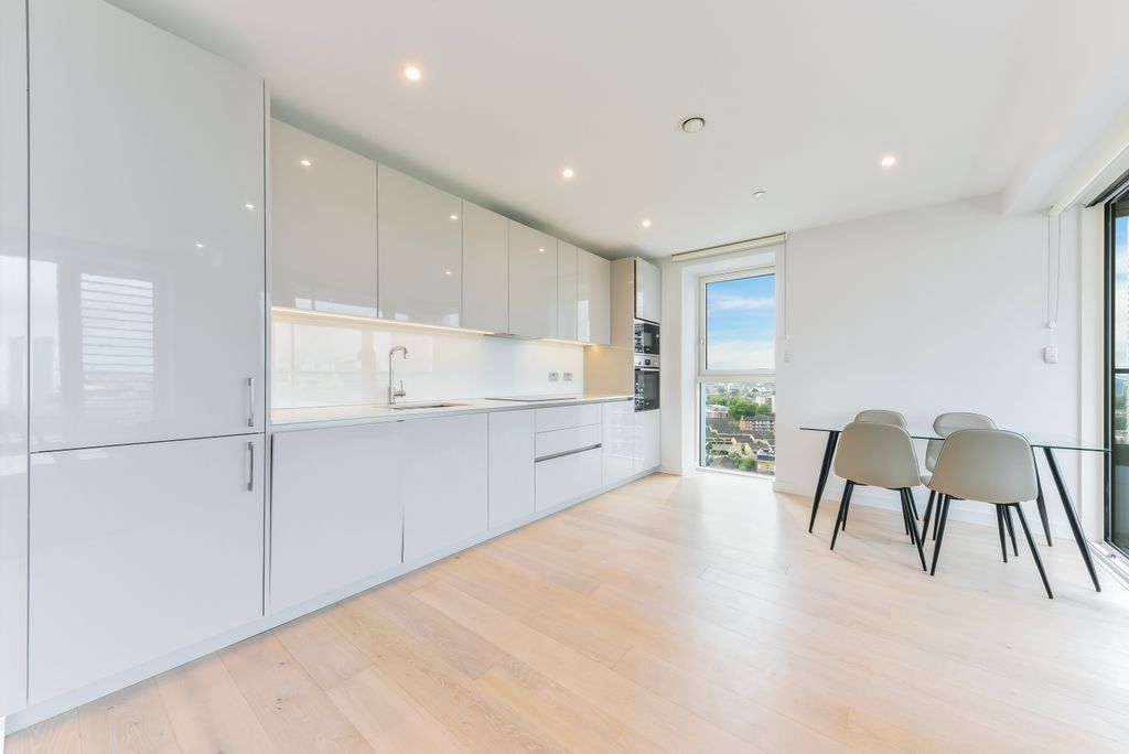 Property photo 2 of 8 Kitchen