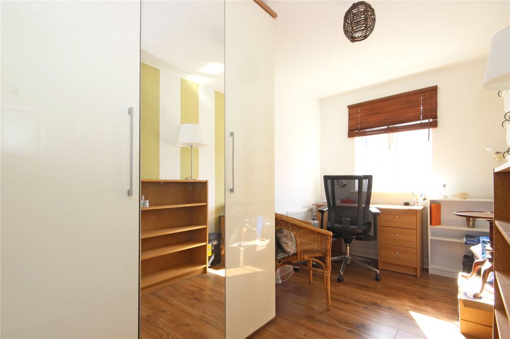 Additional image 9 of 2 bed flat to rentEmerson Square, Horfield, Bristol BS7