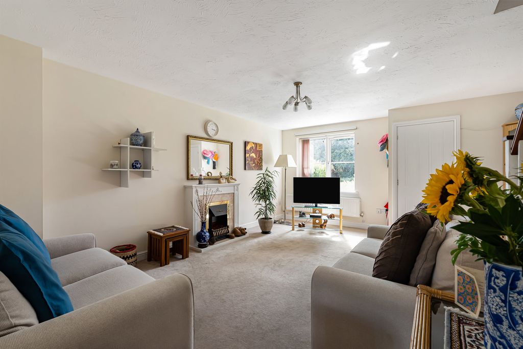 Property photo 2 of 18 10_90578