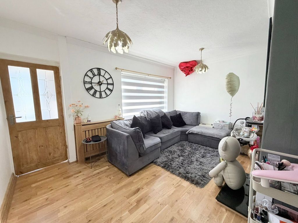 Property photo 3 of 25