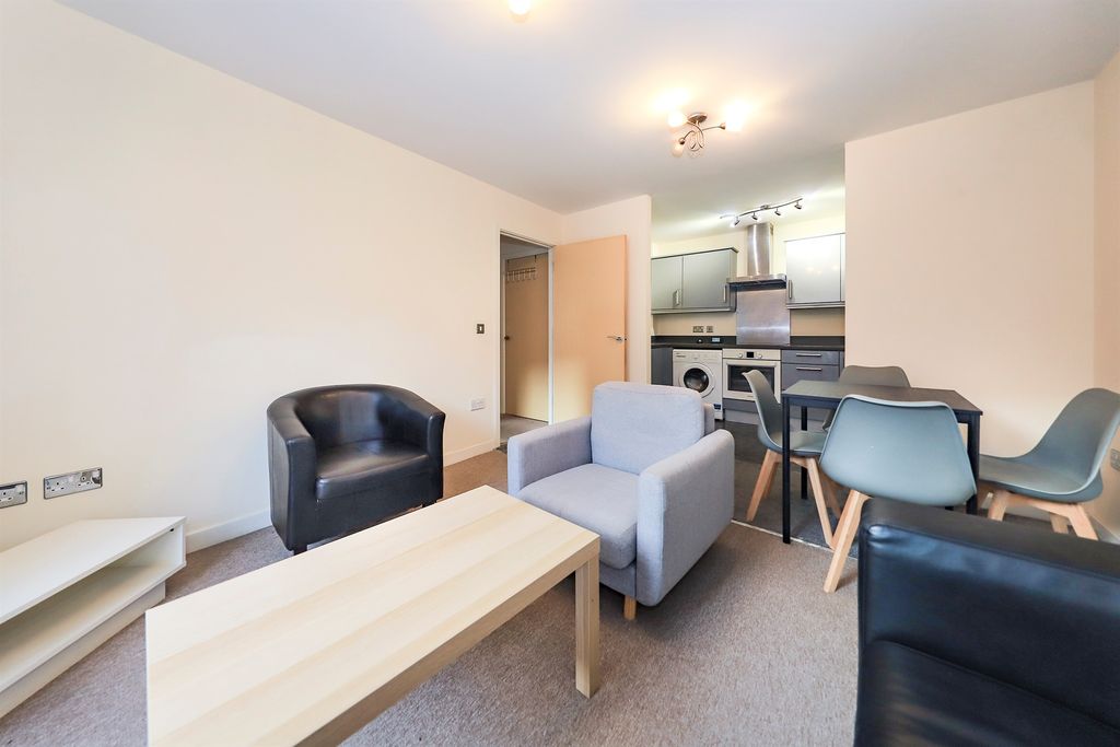 Property photo 2 of 17 Image