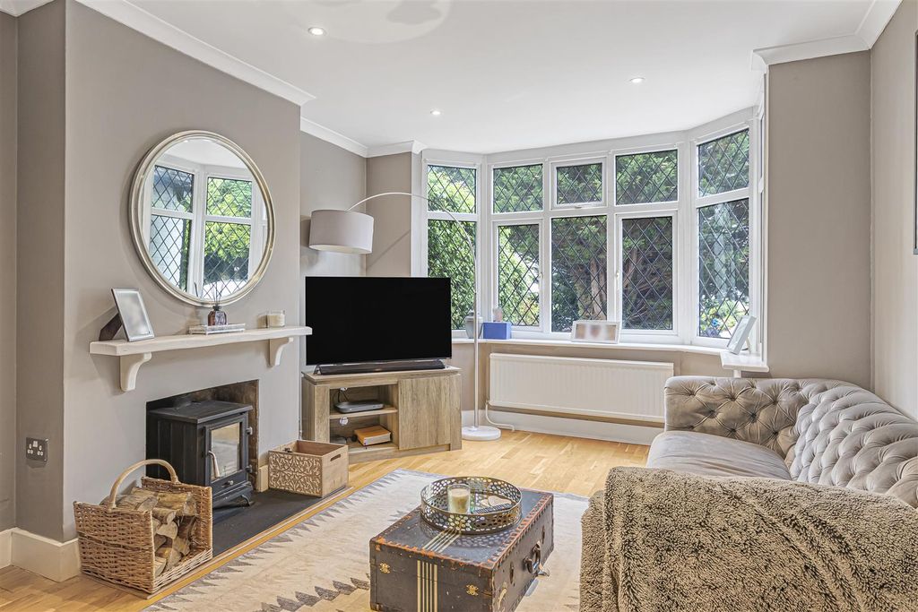 Property photo 2 of 20 Lounge