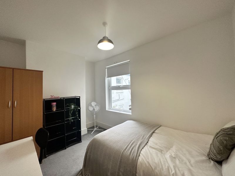 Property photo 1 of 8 Photo 13