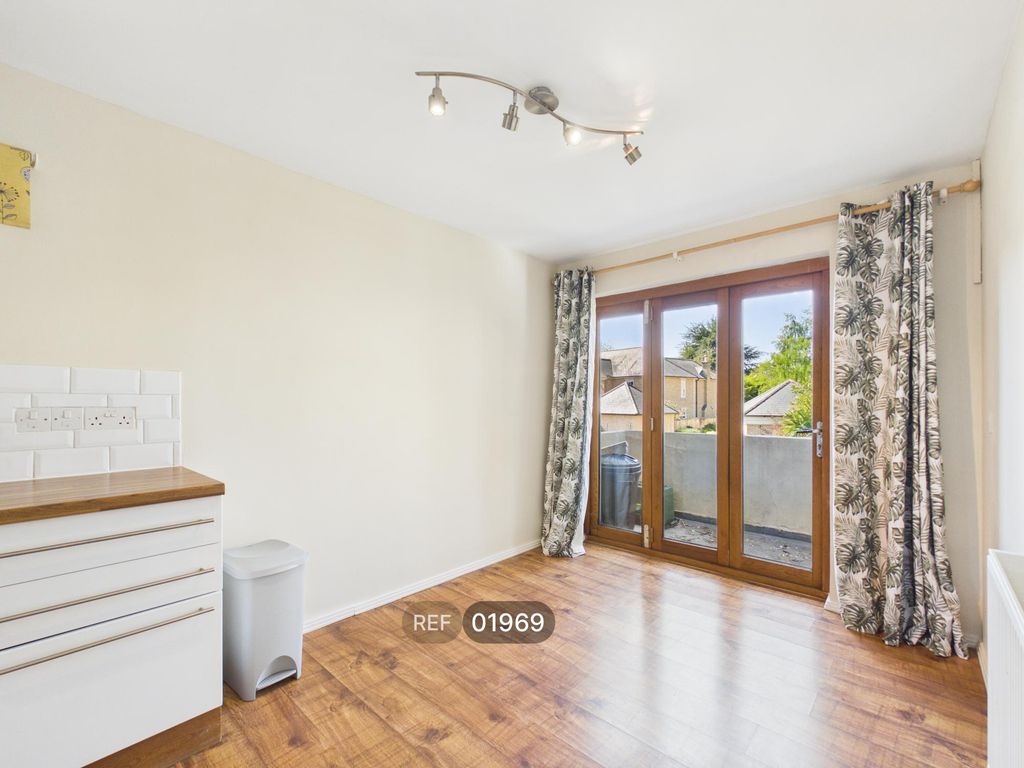Property photo 3 of 10 Kitchen/Dining Room