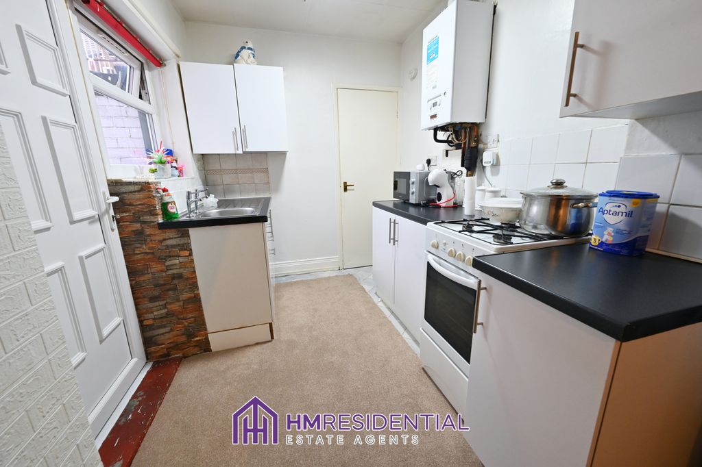 Property photo 3 of 6 Gallery