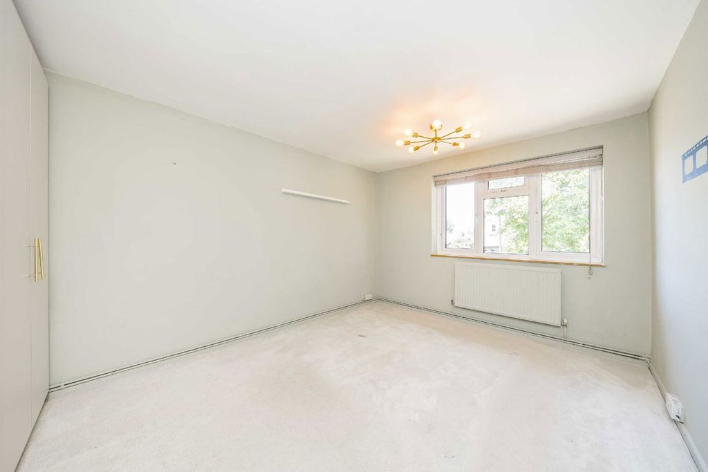 Property photo 3 of 8