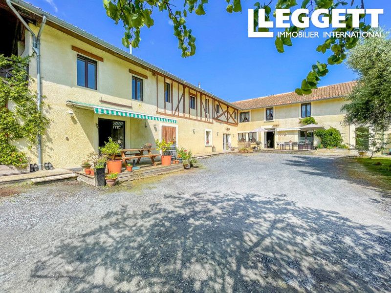 Property photo 2 of 10