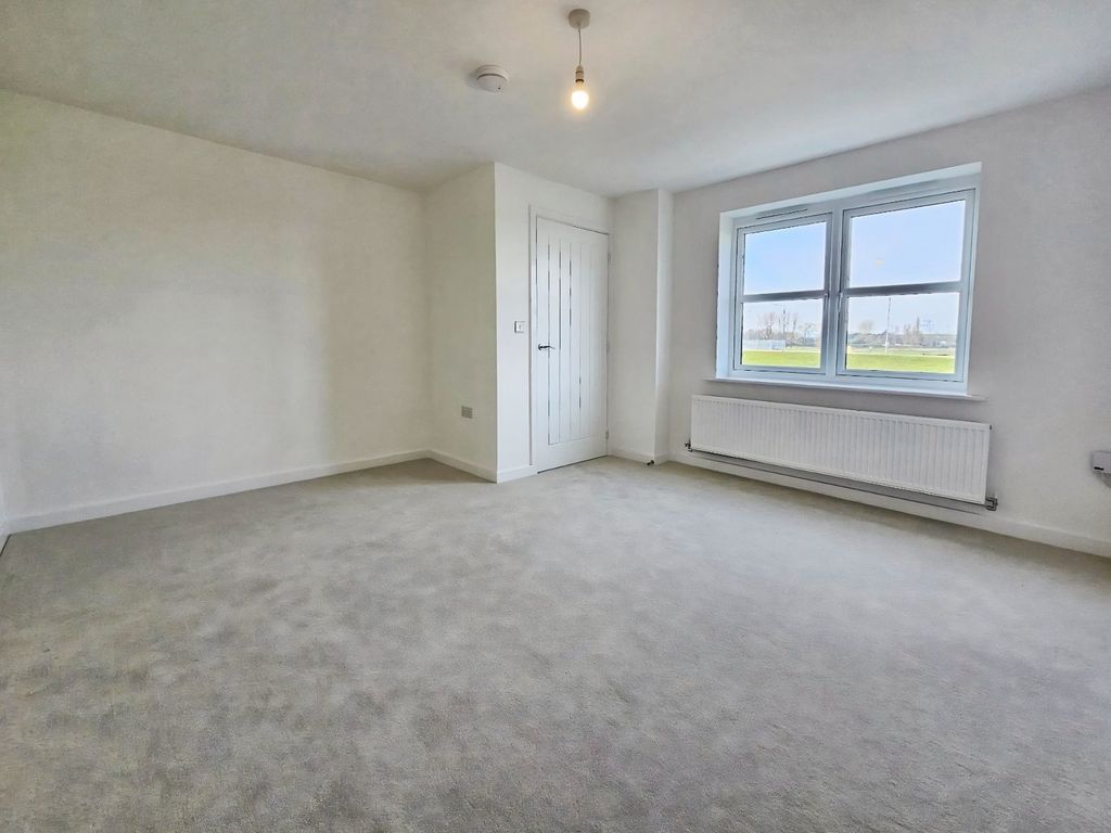 Property photo 3 of 19 Picture No. 13