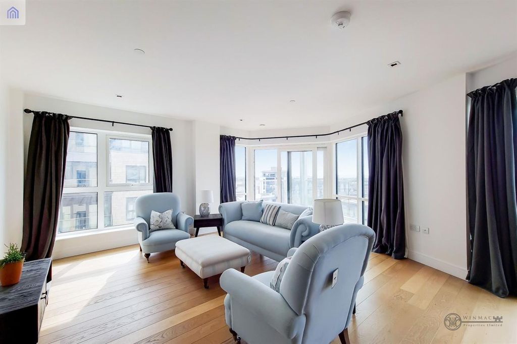 Property photo 3 of 17