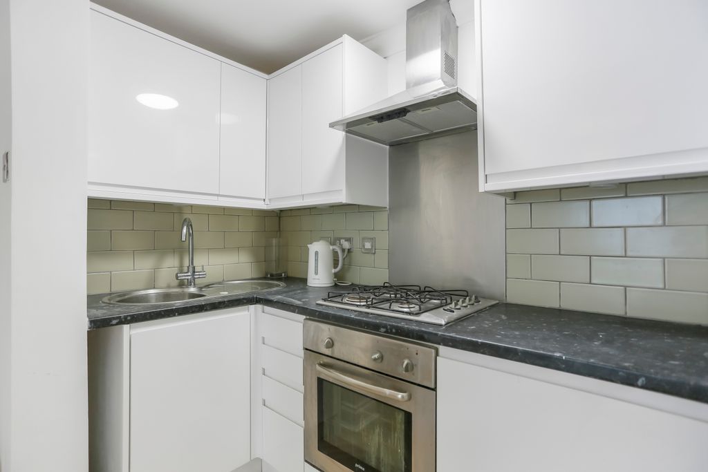 Property photo 3 of 12 296A4426