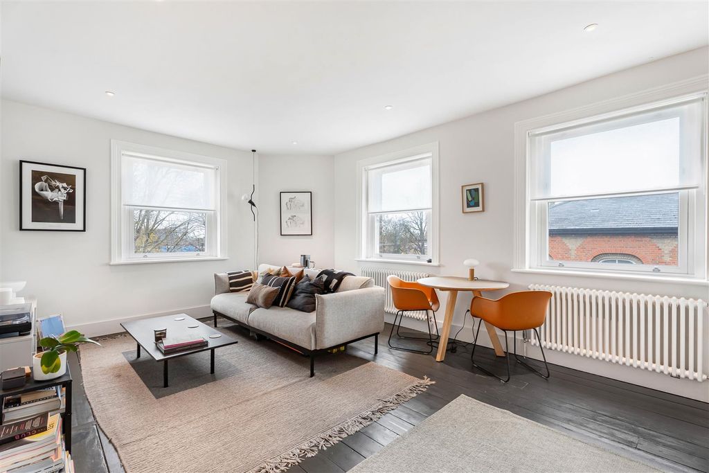 Property photo 2 of 23 2