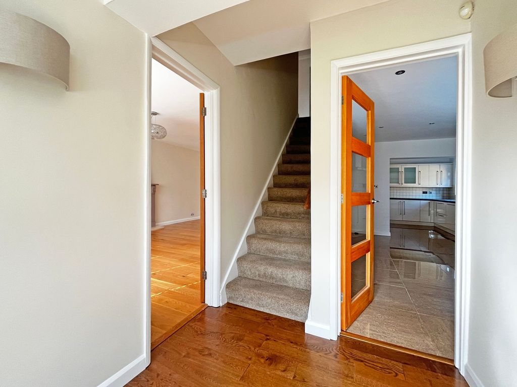 Property photo 2 of 21