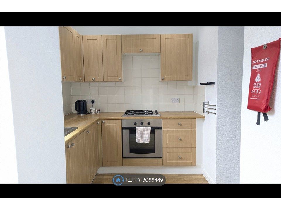 Property photo 3 of 31 Kitchen