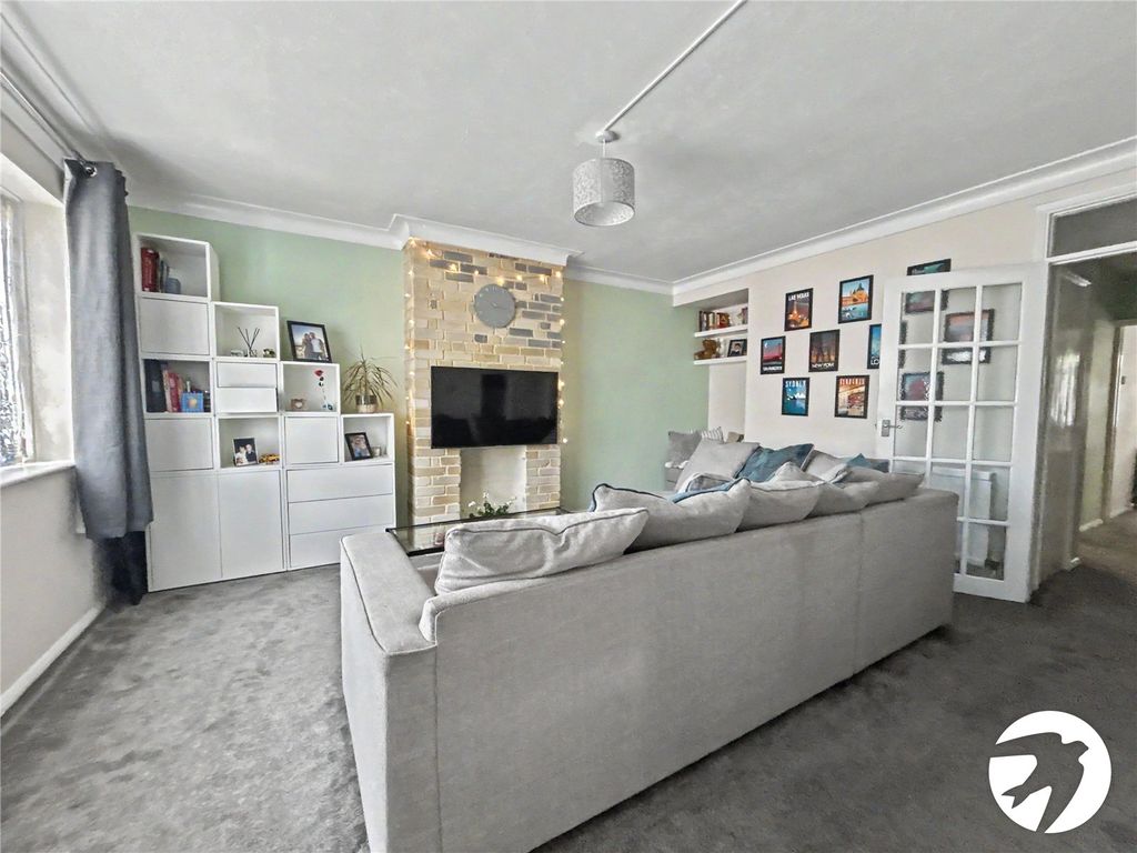 Property photo 2 of 20 Picture No. 17