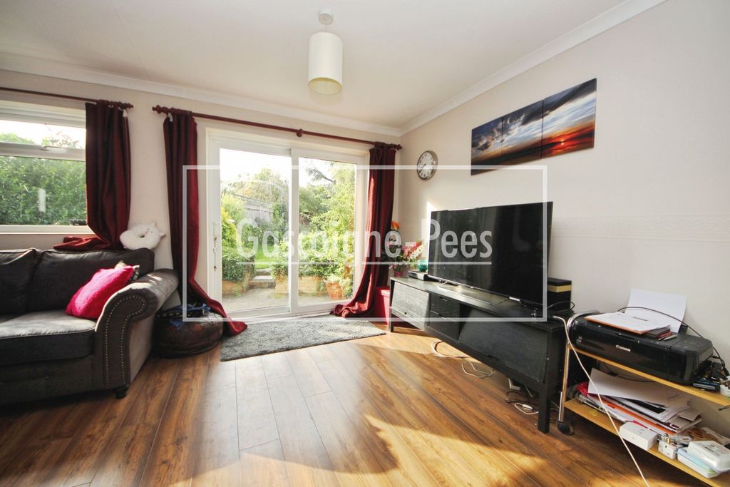 Property photo 3 of 13