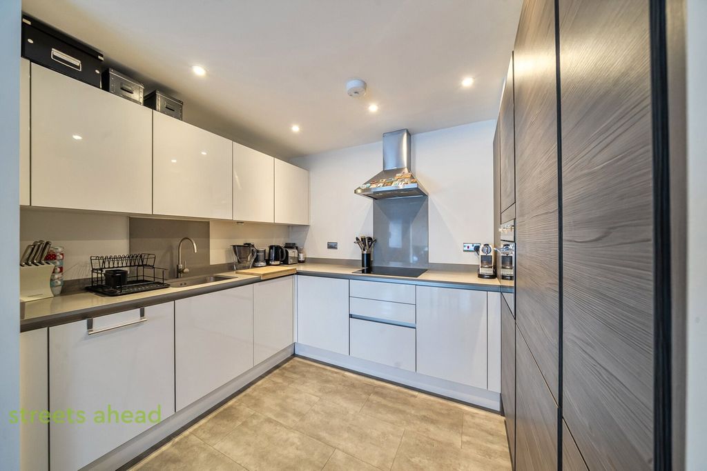 Property photo 1 of 21 Picture No. 09