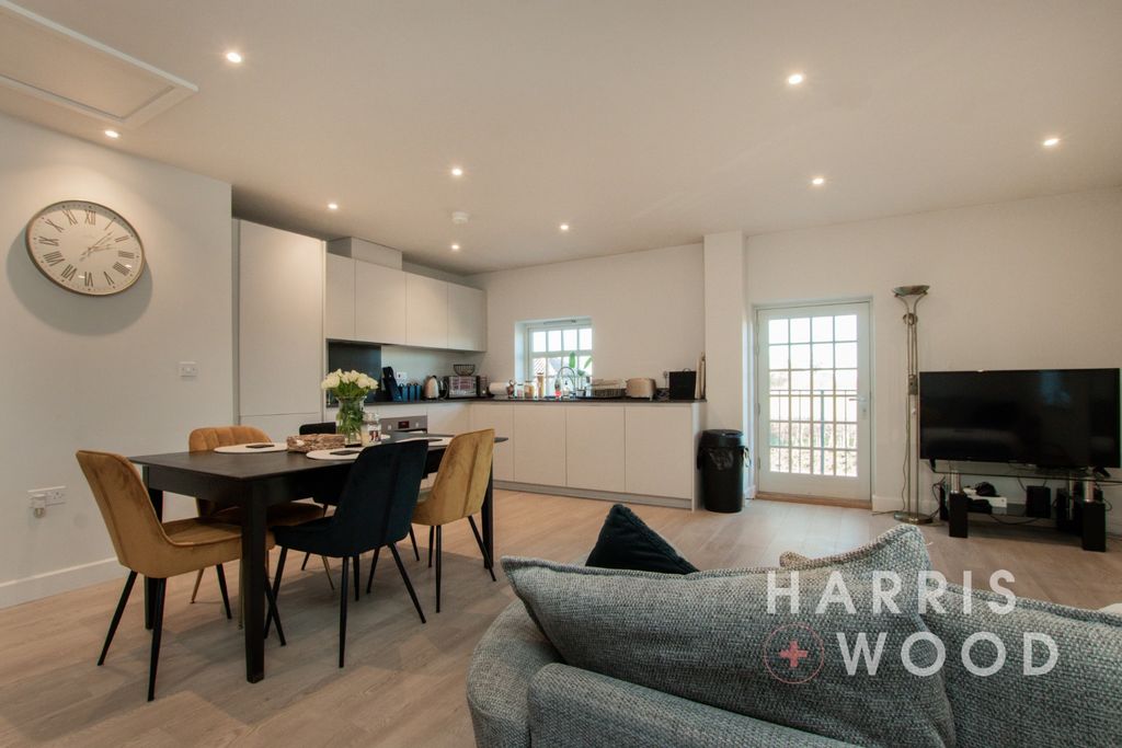 Property photo 2 of 27 5004093