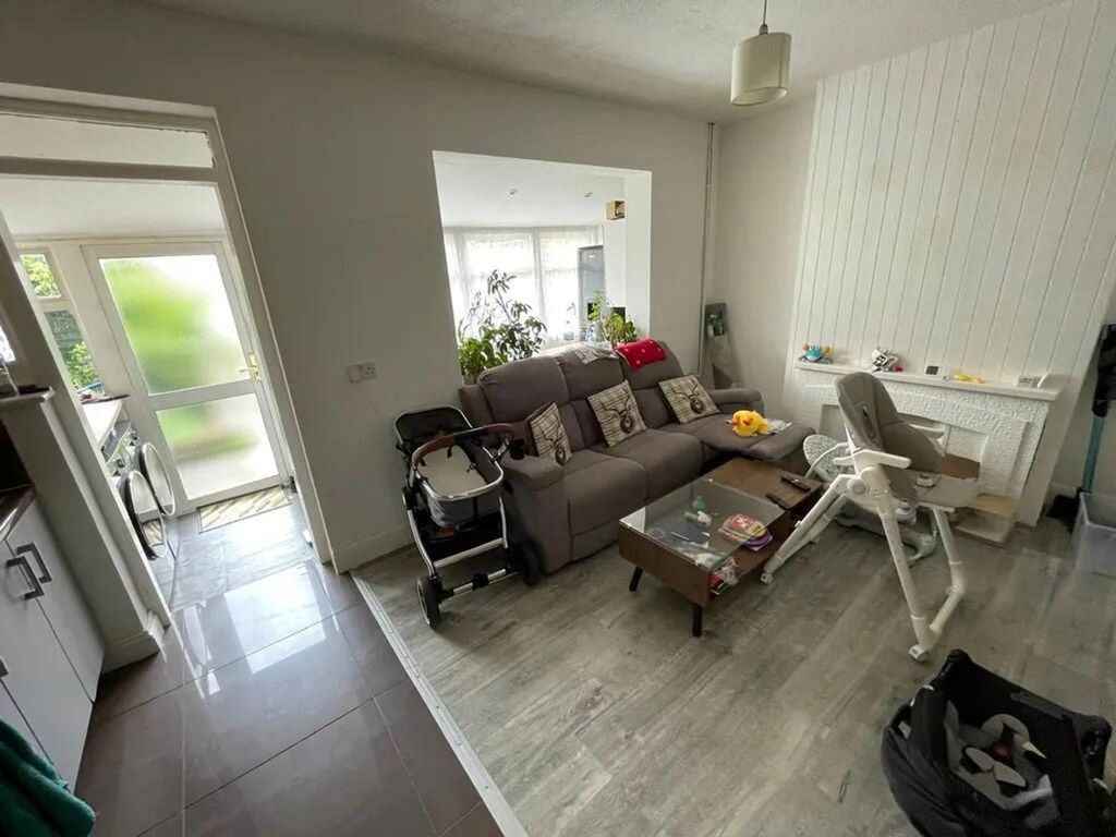 Property photo 3 of 16