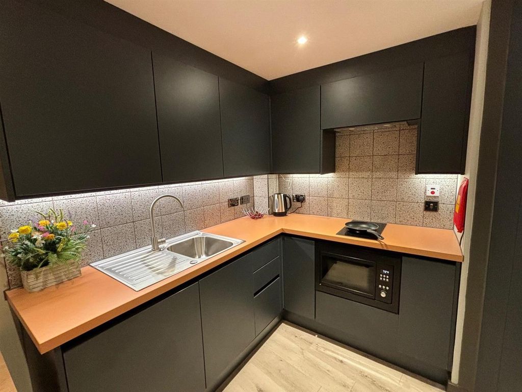 Property photo 1 of 76 9310394.Jpg