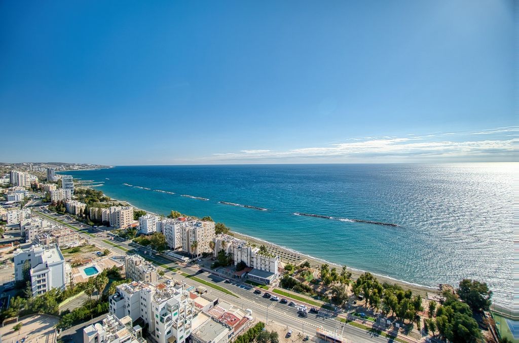 Property photo 3 of 23