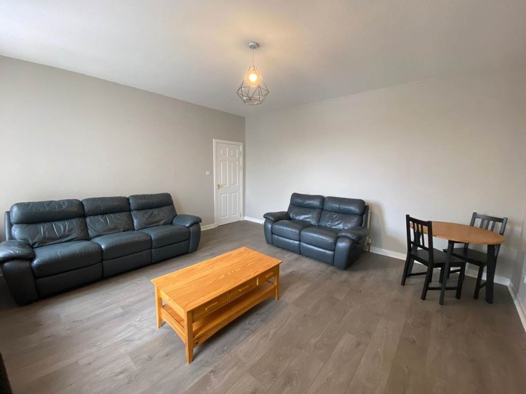 Property photo 2 of 10 Lounge 1