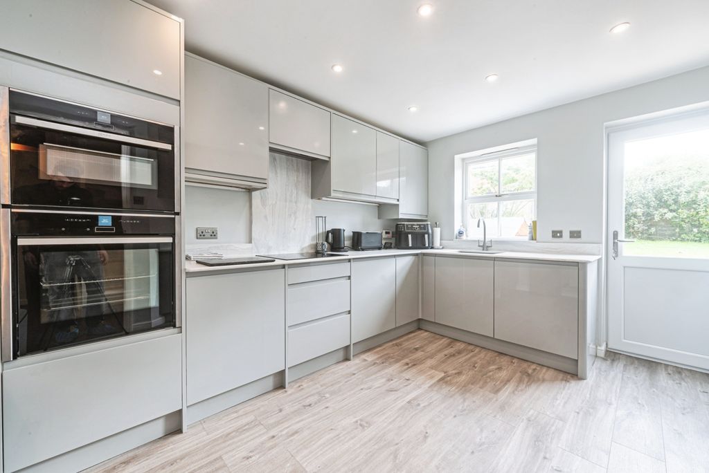 Property photo 2 of 20 Photo #2