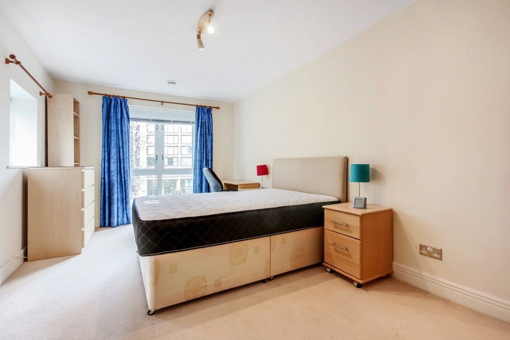 Property photo 3 of 6