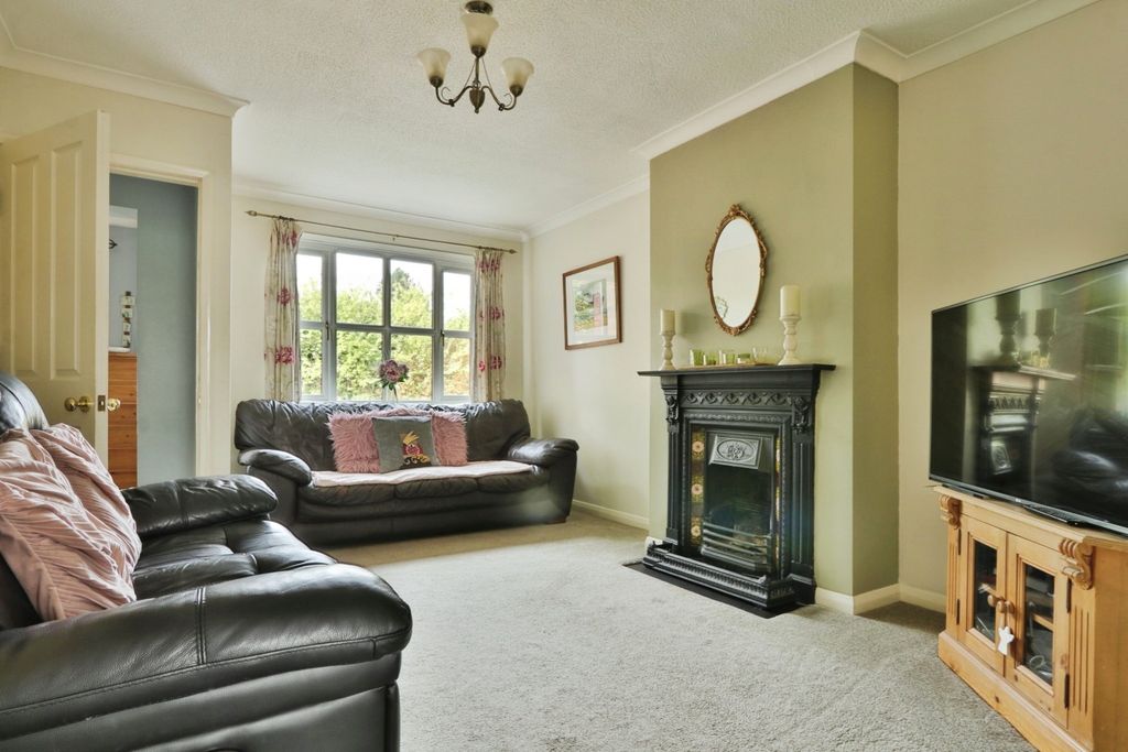 Property photo 2 of 19 4485287