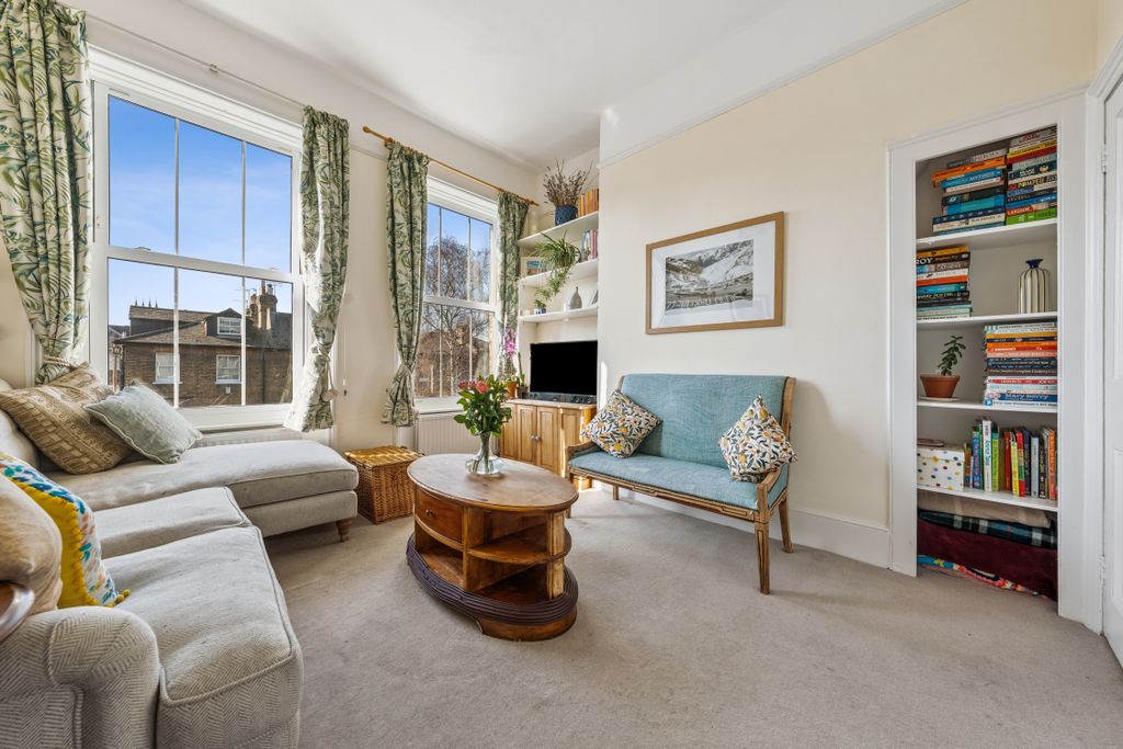 Property photo 2 of 18