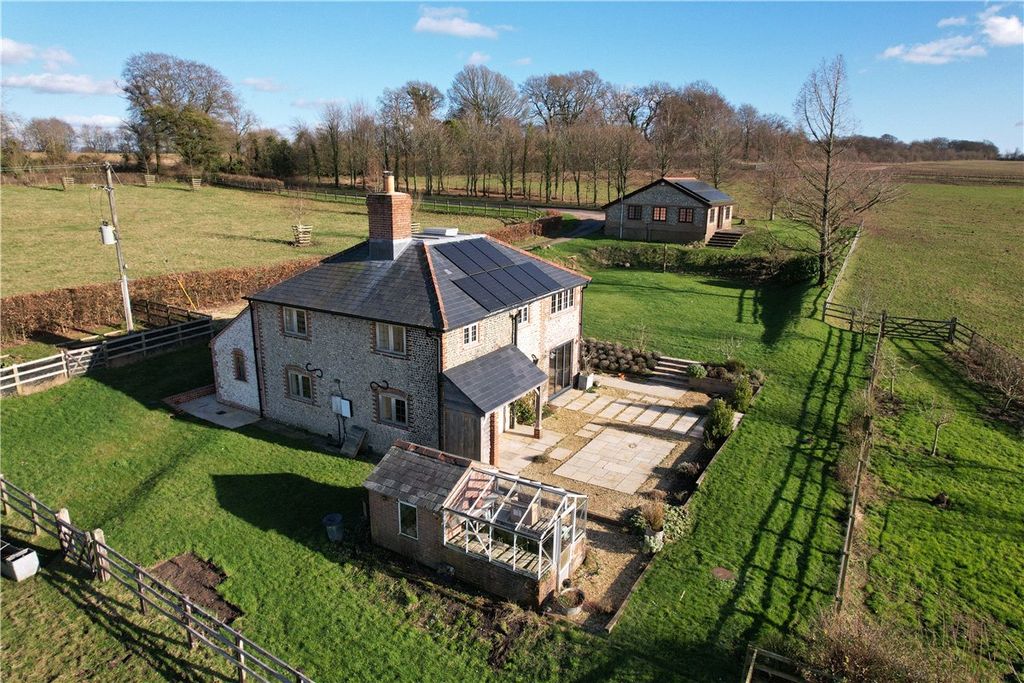 Property photo 2 of 20 Picture No. 35