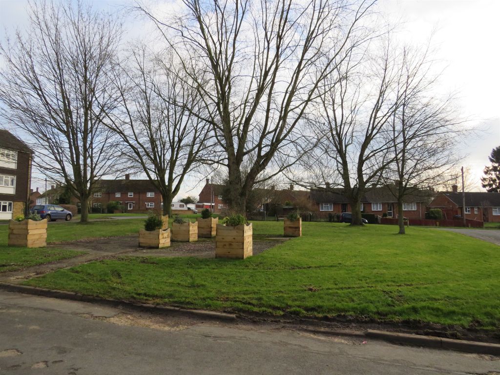 2 bed flat for salePightle Crescent, Buckingham MK18 photo 5