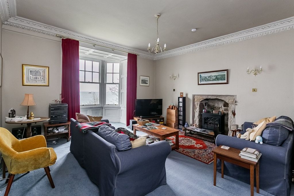 Property photo 2 of 43